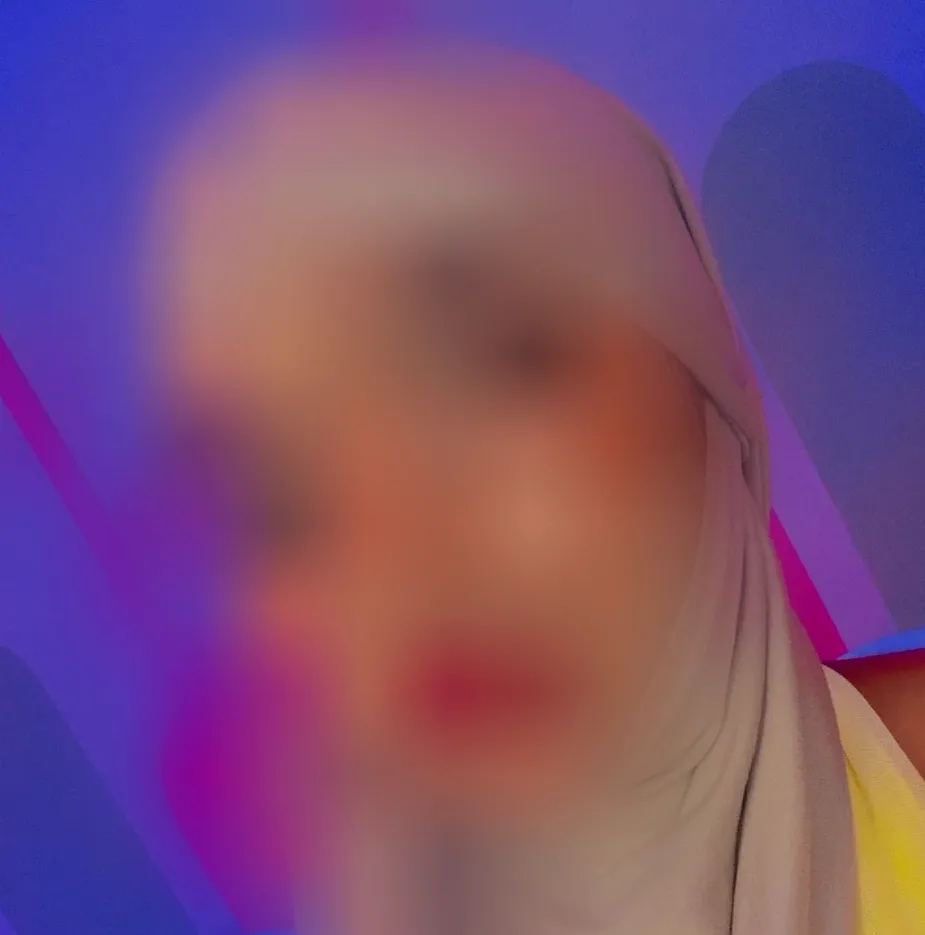Dalia, 24
