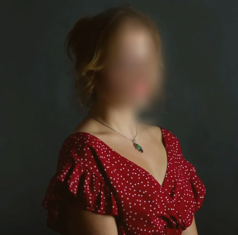 Stella, 25