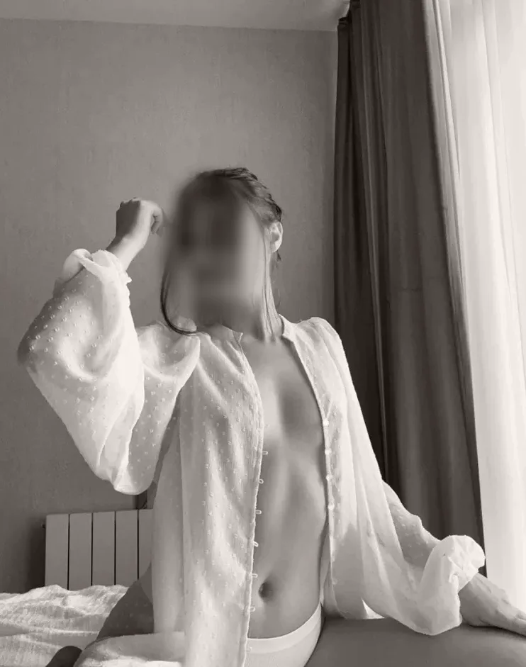 Stella, 25
